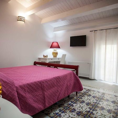 Palazzo Pagliaro Hotel Санто Стефано ди Камастра Екстериор снимка