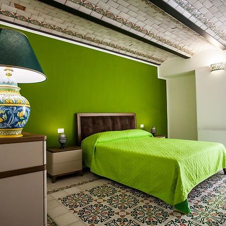 Palazzo Pagliaro Hotel Санто Стефано ди Камастра Екстериор снимка