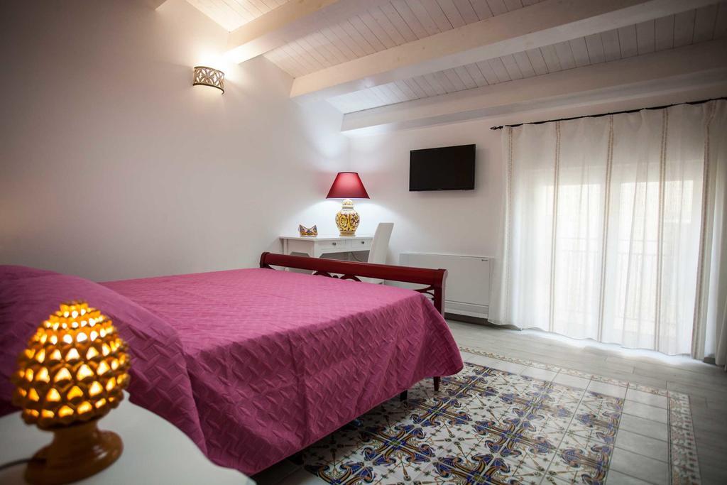 Palazzo Pagliaro Hotel Санто Стефано ди Камастра Екстериор снимка