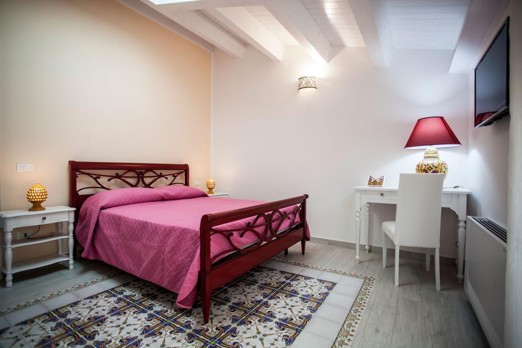 Palazzo Pagliaro Hotel Санто Стефано ди Камастра Екстериор снимка