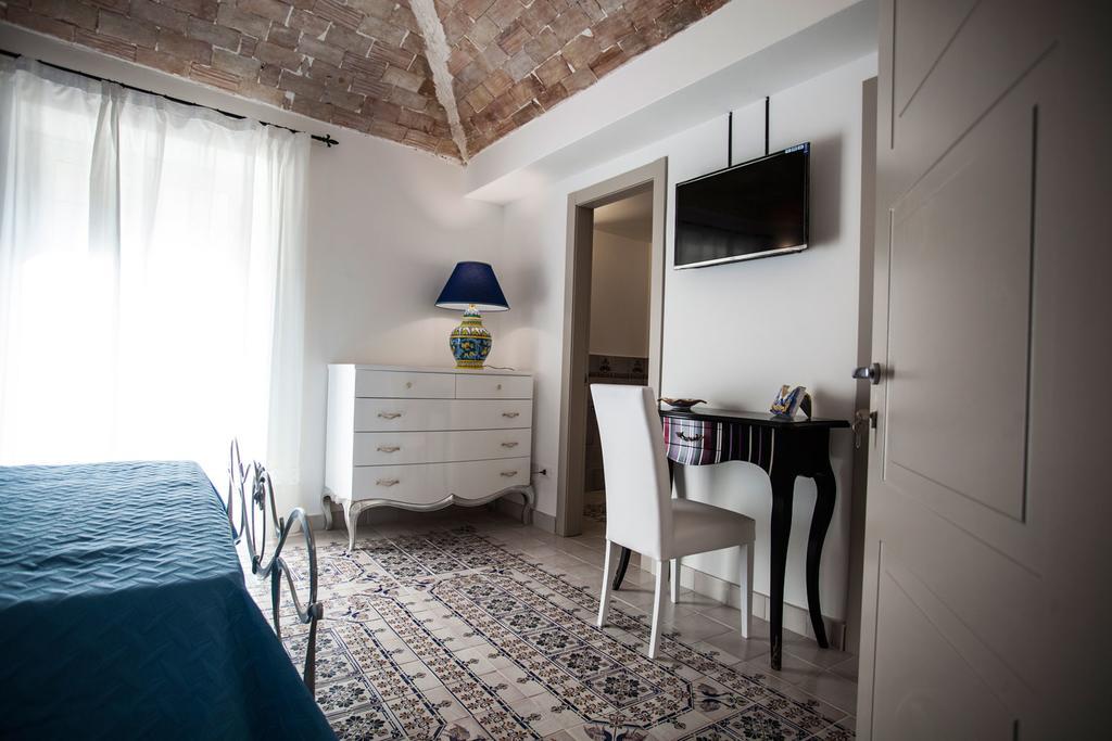 Palazzo Pagliaro Hotel Санто Стефано ди Камастра Екстериор снимка